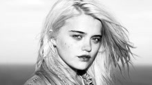 Sky Ferreira - Easy